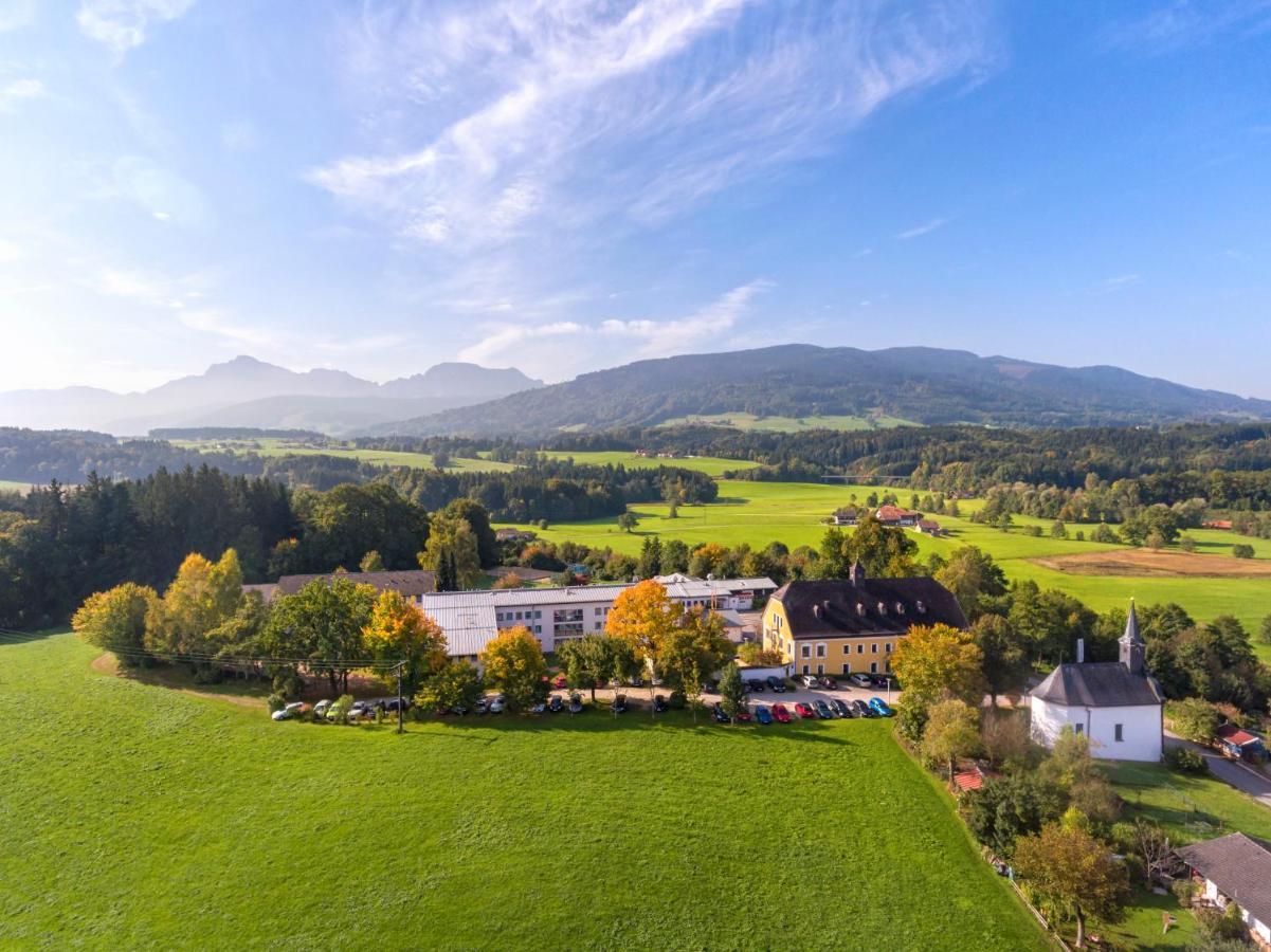 Haus Chiemgau - Kolping-Familienhotel Teisendorf Exterior foto