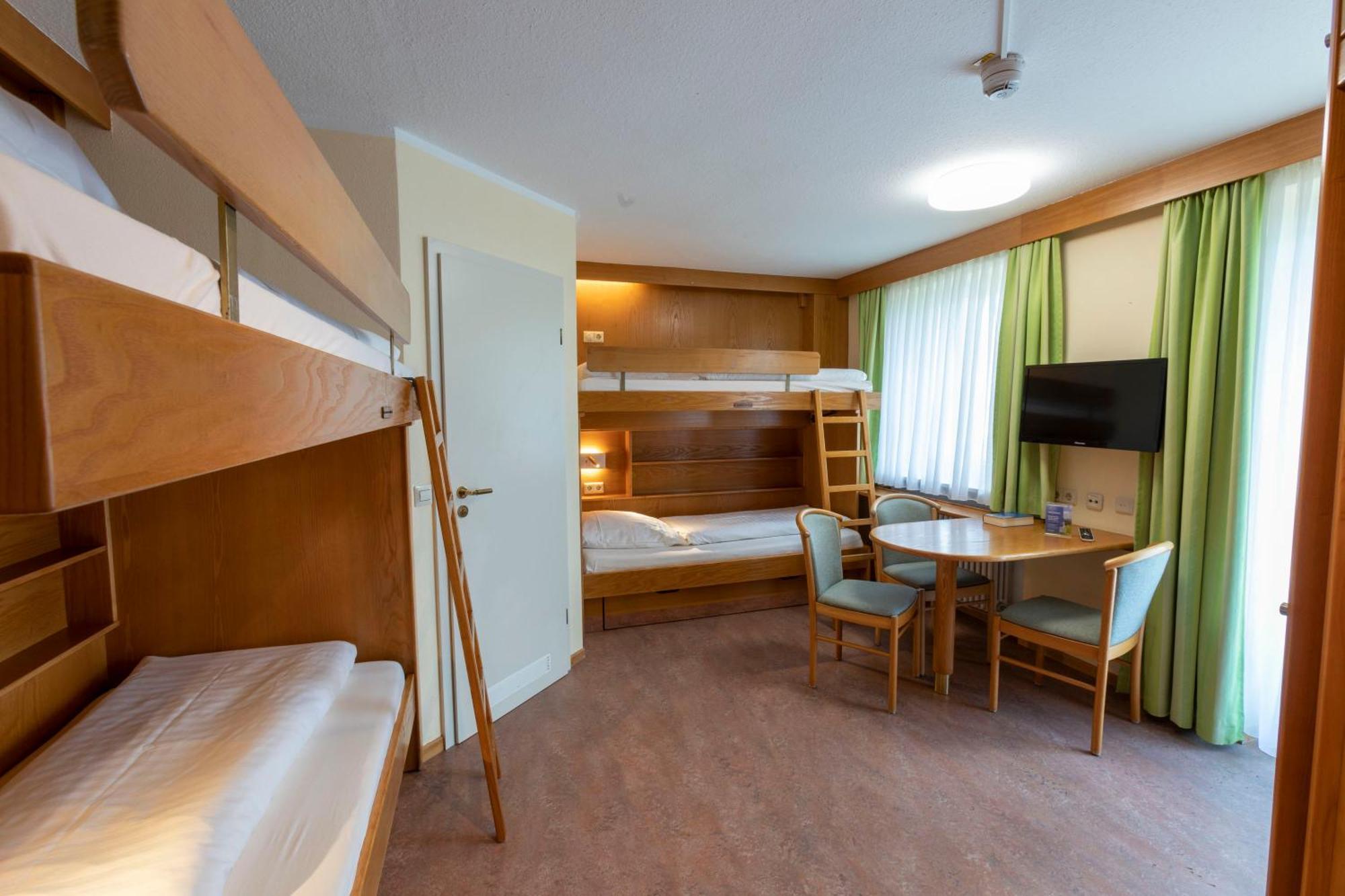 Haus Chiemgau - Kolping-Familienhotel Teisendorf Exterior foto