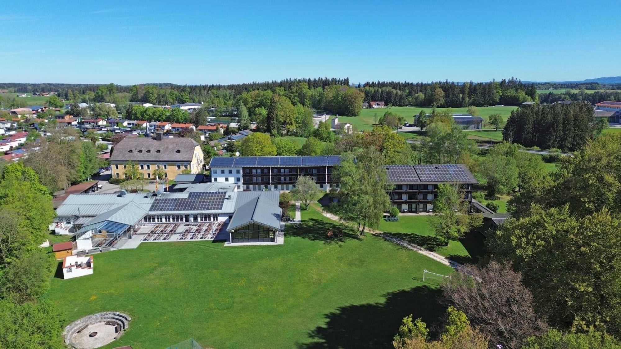 Haus Chiemgau - Kolping-Familienhotel Teisendorf Exterior foto